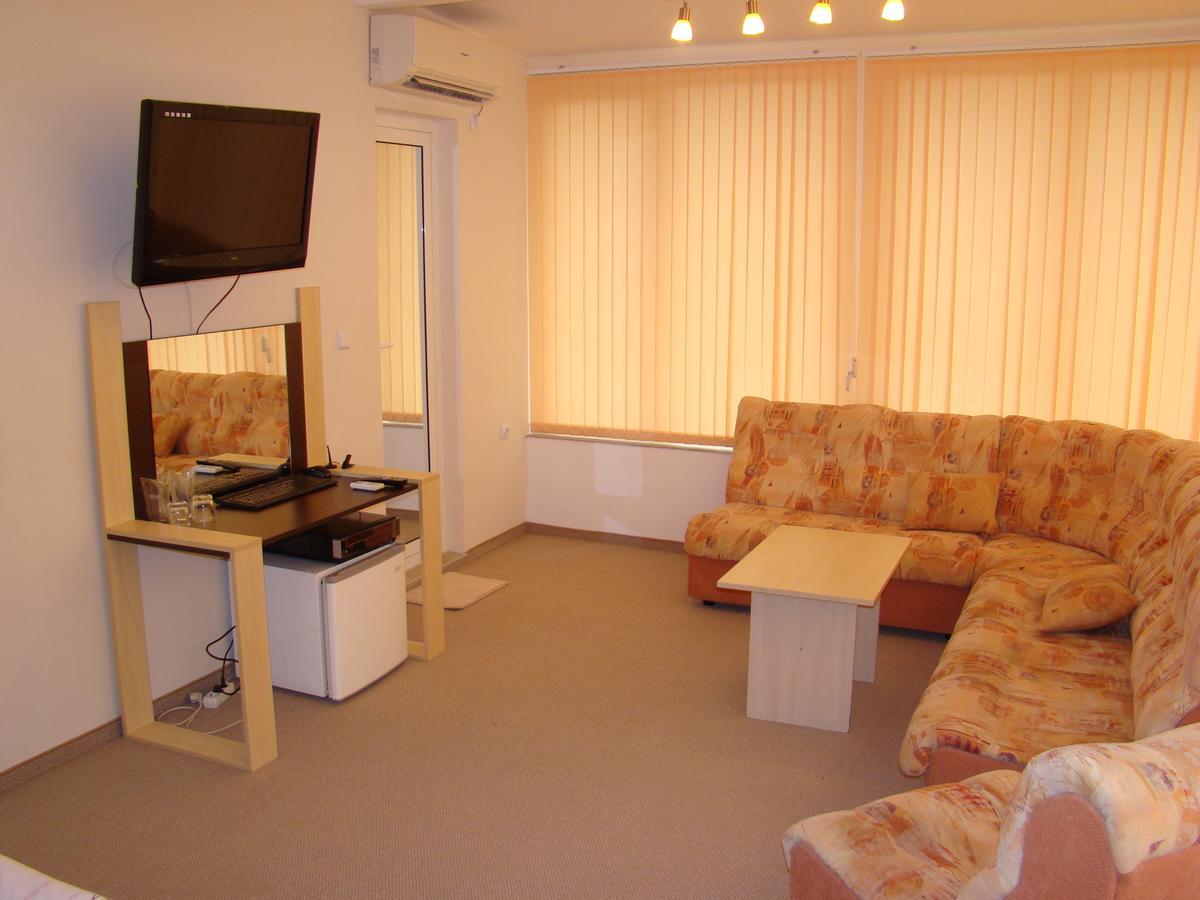 Family Hotel Kedara Burgas Exterior photo